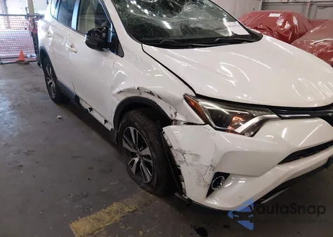 2017 Toyota Rav4 Xle из США, поврежденный, VIN JTMRFREV1HD211176